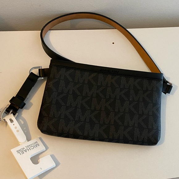 Michael Kors Black Belt Bag - Picture 1 of 6